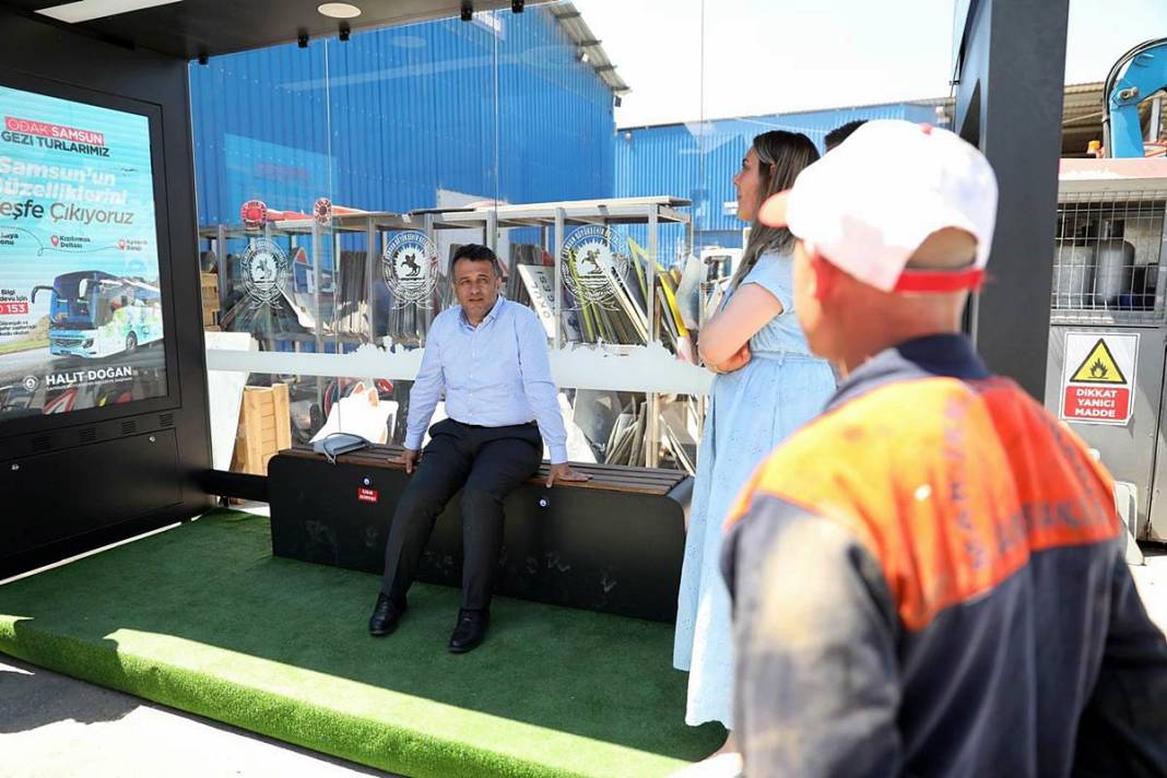 Otobüs beklemek hiç bu kadar 'cool' olmamıştı! Samsun'a dijital duraklar geliyor 7